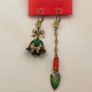 Betsey Johnson Frog In A Basket Cattail Enameled Mismatch Dangle Earrings